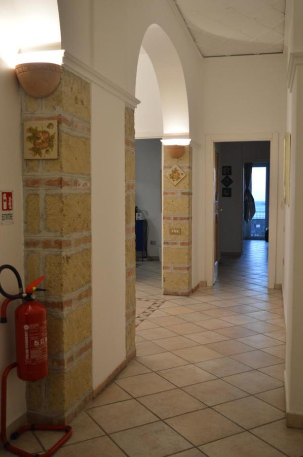 Antica Dimora In Centro Apartment Salerno Bagian luar foto